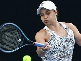 Australian Open: Ashleigh Barty hammers Lesia Tsurenko in 54 minutes