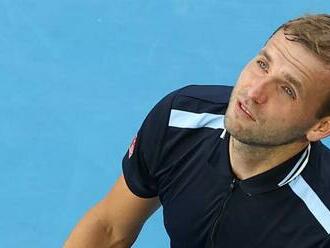 Australian Open: Dan Evans loses to Felix Auger-Aliassime in Melbourne