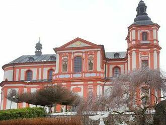 Oprava barokního kostela v Přešticích pokračuje