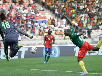 Kamerun postúpil do semifinále, nováčika zlomil až po prestávke