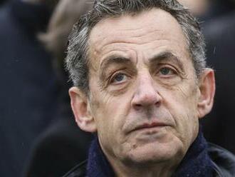 Súd udelil tresty viacerým spolupracovníkom francúzskeho exprezidenta Sarkozyho