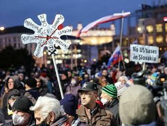 V Bratislave sa protestovalo proti obrannej dohode s USA