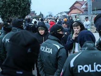 Kauza Miloslavov: Polícia už vyšetruje úmyselné ublíženie na zdraví a výtržníctvo