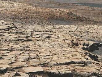 Curiosity objavilo na Marse ložiská izotopu uhlíka spájaného so životom