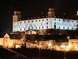 Bratislavský hrad nasvietili na pamiatku obetí holokaustu