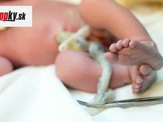 Lekári upozorňujú na pravidlo 60 sekúnd pri pôrode: Dokáže zachrániť životy detí