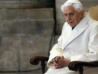 Vatikán neostal ticho: Jasná reakcia na obvinenie Benedikta XVI. v  správe o sexuálnom zneužívaní