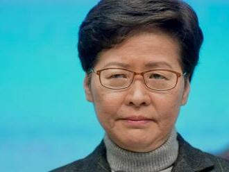 Hongkonský minister odstúpil zo svojej funkcie: Oslava plná nakazených ludí!