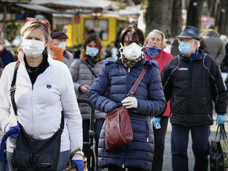 Omikron verzus bežná chrípka: Briti ich začínajú prirovnávať, Slováci sa musia mať na veľkom pozore