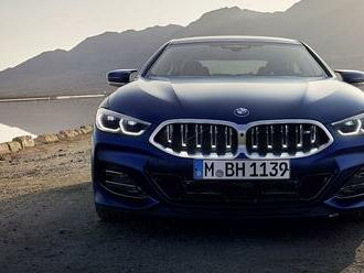 Facelift BMW radu 8 rozsvietil obličky a výrobca decentne doladil i M8 Competition