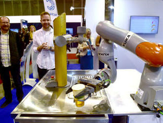 Možnosti využití robotiky na MSV v Brně předvádí robotický výčepní