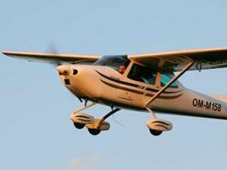 Klasický let športovým lietadlom s možnosťou pilotovania.