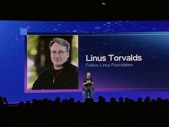 Prvním držitelem ocenění Intel Lifetime Achievement Award je Linus Torvalds
