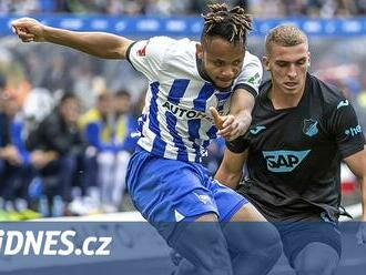 Kadeřábek s Hoffenheimem remizoval s Herthou, Augsburg přestřílel Schalke