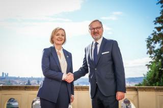 Premiér Fiala se v Praze sešel s britskou premiérkou Trussovou