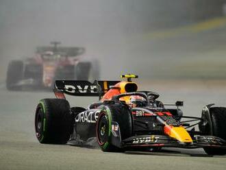 Verstappen aj Hamilton doplatili na veľké chyby. Pri návrate Singapuru zvíťazil Pérez
