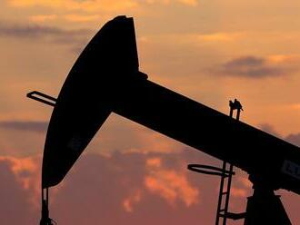 S cenami ropy je to ako na hojdačke: Nárast tentoraz vystriedal pokles