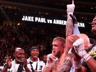 Jake Paul hlási ďalší triumf: Legendu UFC posadil na zadok!
