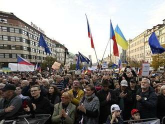 V Prahe demonštrovali desaťtisíce ľudí proti strachu: Foto hovoria za všetko!