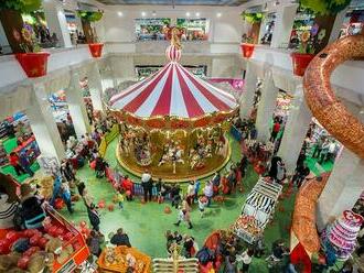 Mikulášská nadílka, adventní soutěže, vánoční skřítci a mnoho dalšího v zážitkovém hračkářství Hamleys!