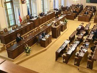 Konec odborných náměstků na ministerstvech. Sněmovna přehlasovala Zemanovo veto