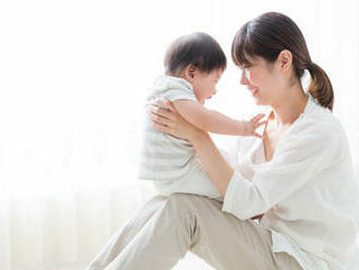 Počet narodených detí v Japonsku dosiahol nové minimum. Situácia je podľa tajomníka vlády kritická