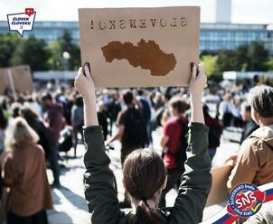 Slovenská národná strana má vážnu obavu, že sme stratili vytúženú slobodu a suverenitu.