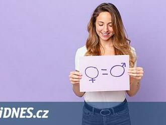 V genderové rovnosti je Česko propadlíkem. Ženy berou o šest tisíc méně než muži