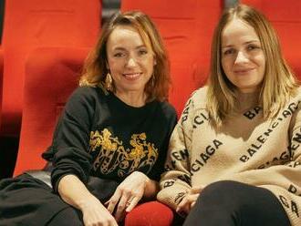 Táňa Dyková a Zuzana Kubovčíková-Šebová: Vo filme Superžena hráme pornoherečky v kroji