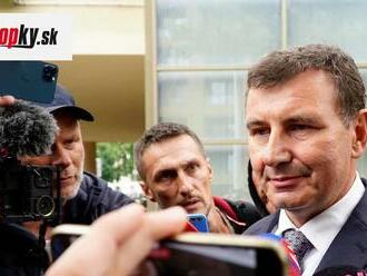 Bývalý šéf Finančnej správy Imrecze má policajnú ochranu! Môže za to podozrivý predmet na jeho aute