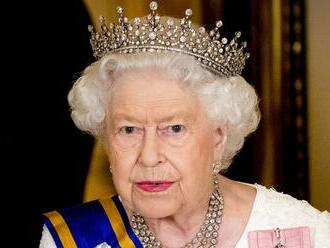 Zdroj blízky monarchii vydáva knihu, v ktorej poodhaľuje tajomstvá zosnulej kráľovnej: Mala Alžbeta II. rakovinu?!