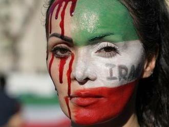 Smrť mladého dievčaťa ovplyvnila už každého v Iráne: Hlásia stovky obetí