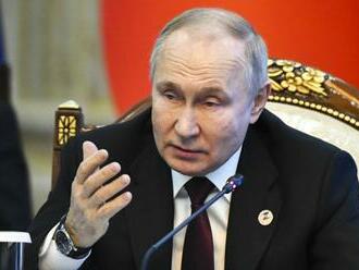 Putinove slová o pripravenosti rokovať majú oklamať Západ, aby spravil ústupky