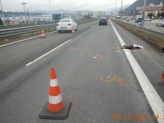 Chodec vošiel na diaľnicu R1 v Banskej Bystrici, vodič Peugeotu už tragédii nedokázal zabrániť  