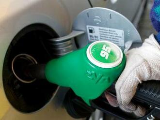 Ceny palív majú klesať. Nafta však zostane nad benzínom