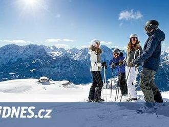 První oblouky na sněhu absolvujte s dětmi v Alpách, střediska jsou na ně připravena