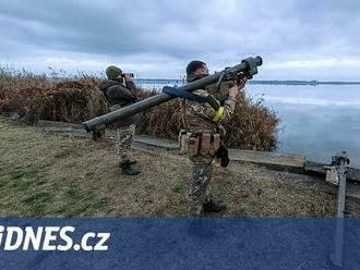 Rusové ostřelují pravý břeh Dněpru a Cherson, od obce Olešky se stáhli