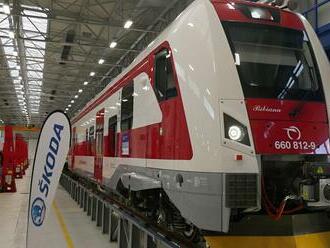 ZSSK objednala ďalších päť nových vlakov, jazdiť majú po východnom Slovensku