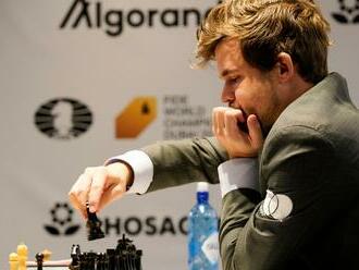 Carlsen získal ďalší titul majstra sveta, rozhodol o tom jediný bod