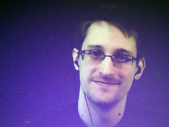 Snowden dostal ruský pas, zložil prísahu vernosti Rusku