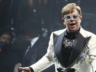 Elton John ohlásil posledný koncert v Británii, zahrá na festivale Glastonbury
