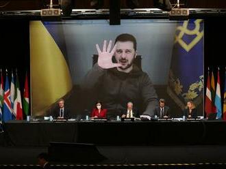 Zelenskyj pozval Muska na Ukrajinu, aby sa pozrel na škody spôsobené Ruskom