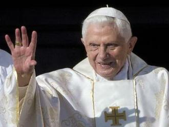 V Bratislave bude vystavená kondolenčná kniha: Uctiť pamiatku Benedikta XVI.   si môže prísť každý
