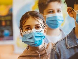 Skvelá správa pre školákov! Pandemické opatrenie v triede už neplatí
