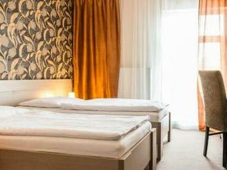 Hotel Dastan*** v centre mesta Levice je pripravený splniť všetky vaše priania + raňajky v cene.