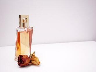 Radi nosíte malý parfém všade so sebou? Zaobstarajte si kvalitné vzorky a buďte stále pripravení