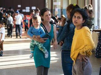 Ukrajinští Romové čekají v nedůstojných podmínkách. Proč trvá udělení víza tak dlouho
