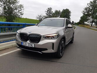 Test: BMW iX3 - Mnichov skóruje
