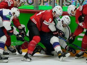 VIDEO: Pozrite si zostrih zápasu Švajčiarsko - USA na MS v hokeji 2022