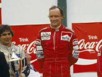 Na počesť Laudu. McLaren pridal jeho sochu k legendám stajne